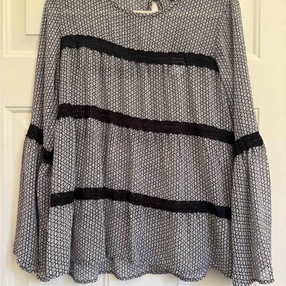 GNW Black and White Patterned Blouse